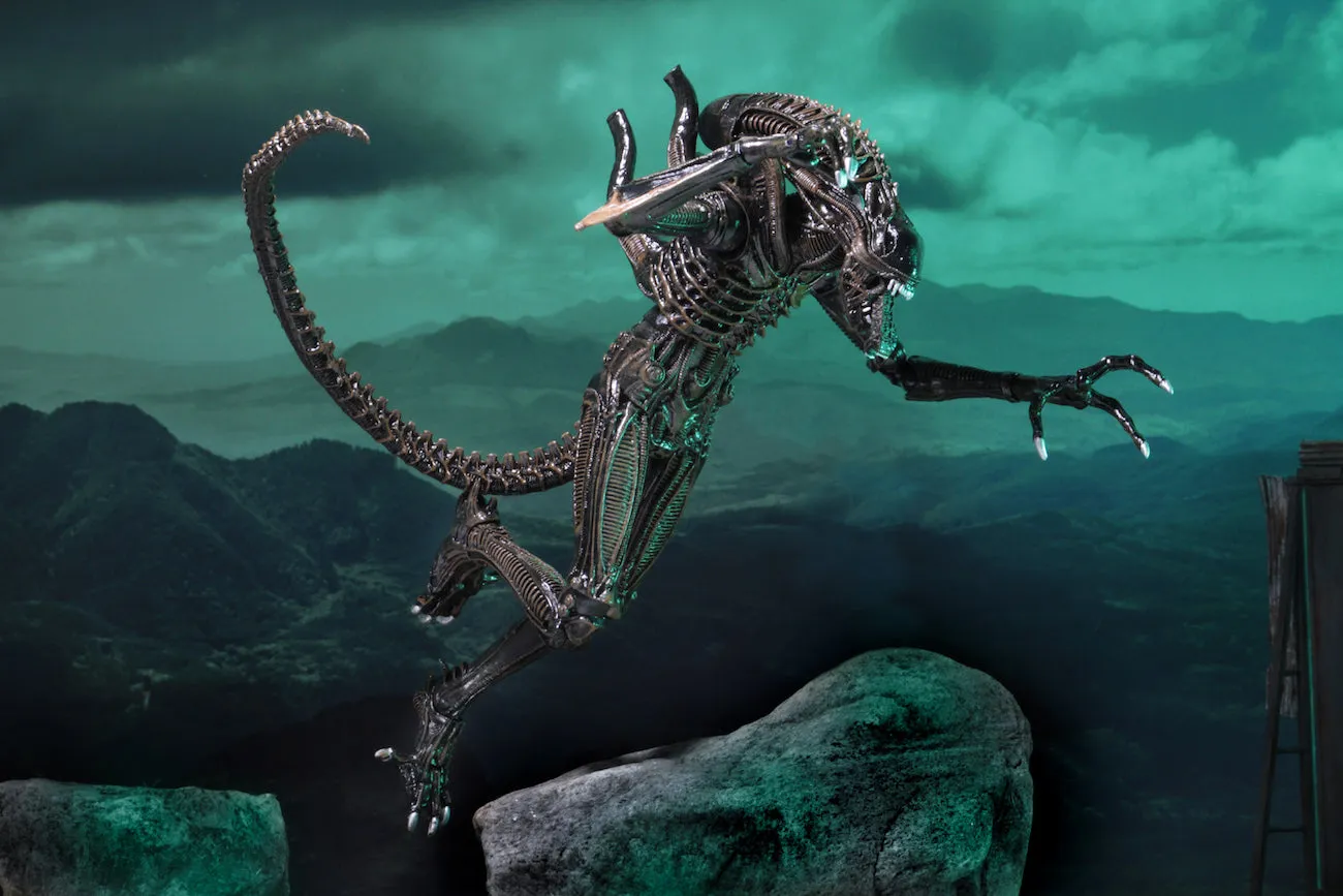 Aliens Ultimate Alien Warrior (1986) Set of 2 Blue & Brown Alien 7″ Scale Action Figures - NECA